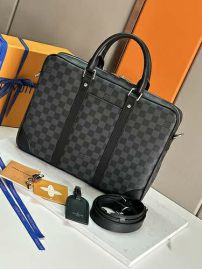 Picture of LV Mens Bags _SKUfw133561219fw